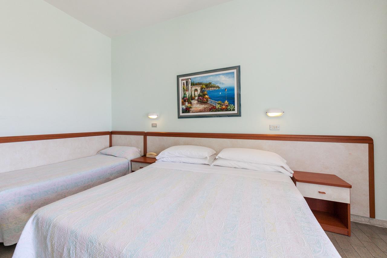 Hotel Universal Bellaria – Igea Marina Kültér fotó