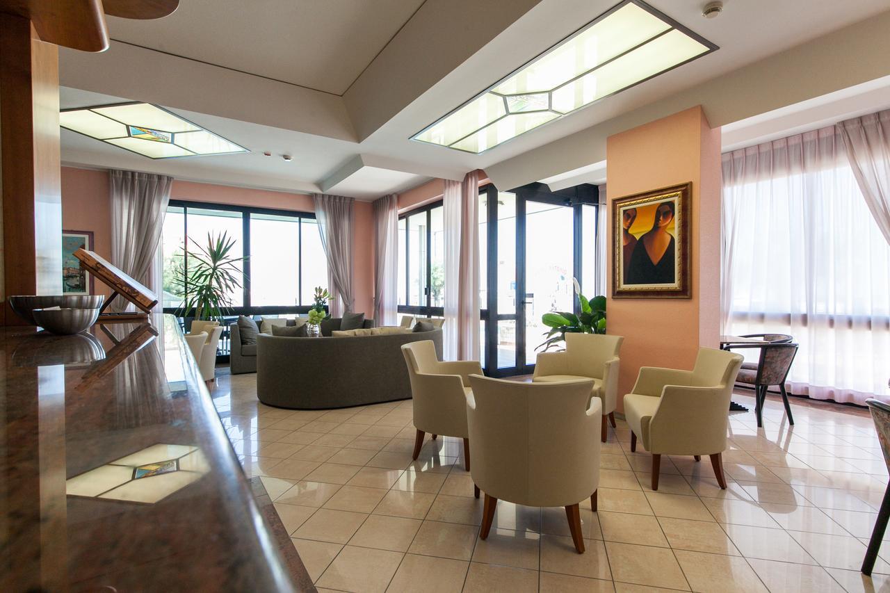 Hotel Universal Bellaria – Igea Marina Kültér fotó