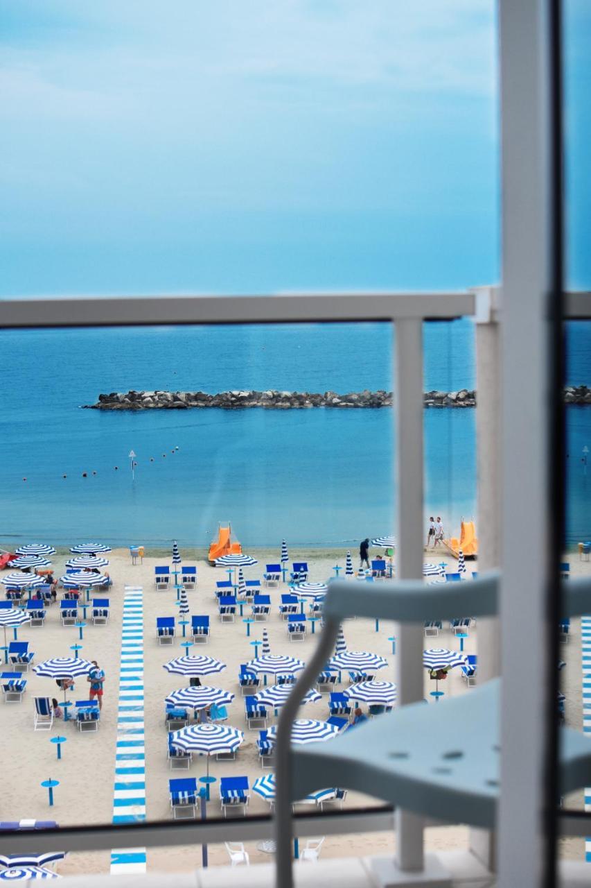 Hotel Universal Bellaria – Igea Marina Kültér fotó