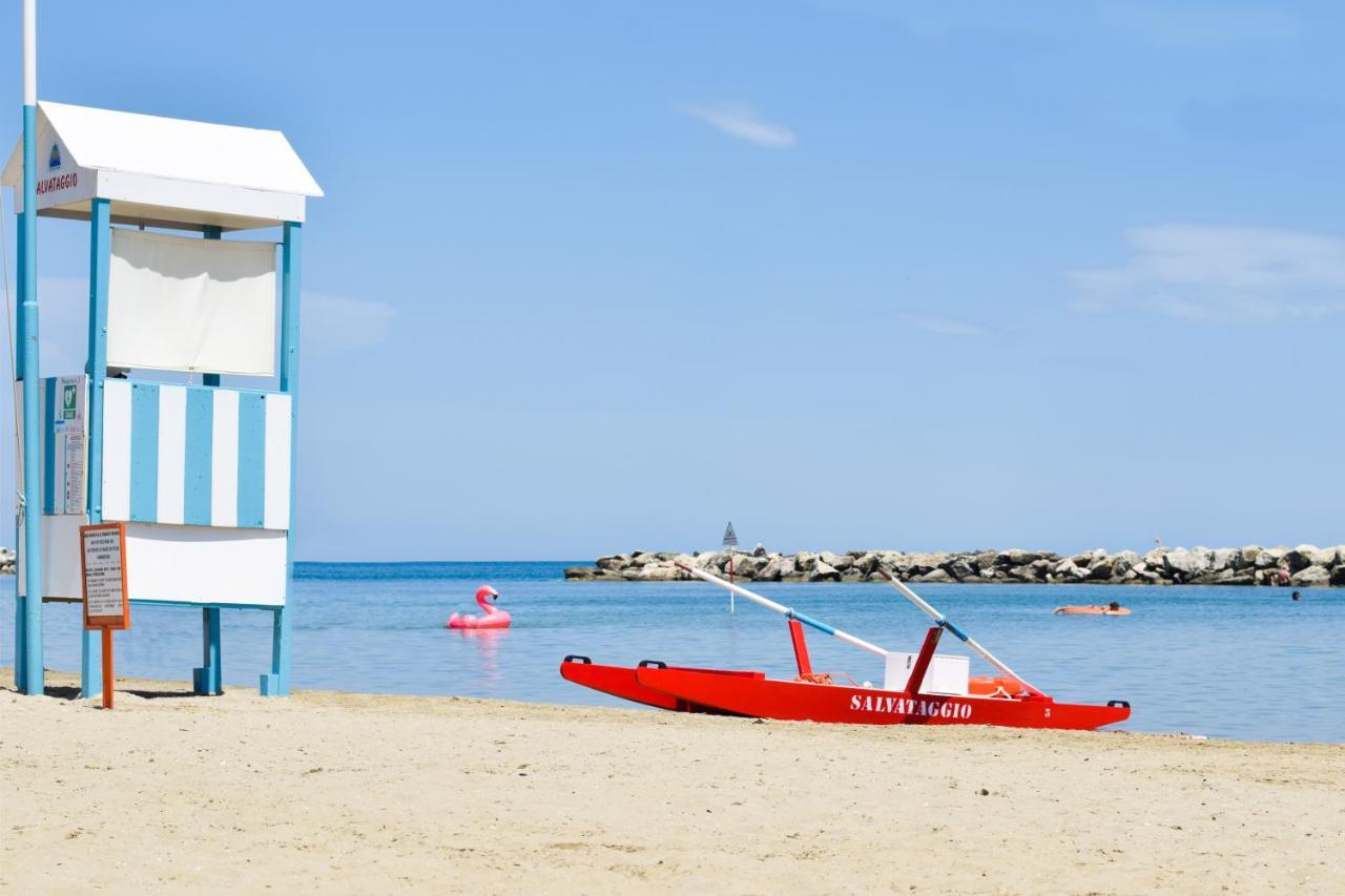 Hotel Universal Bellaria – Igea Marina Kültér fotó