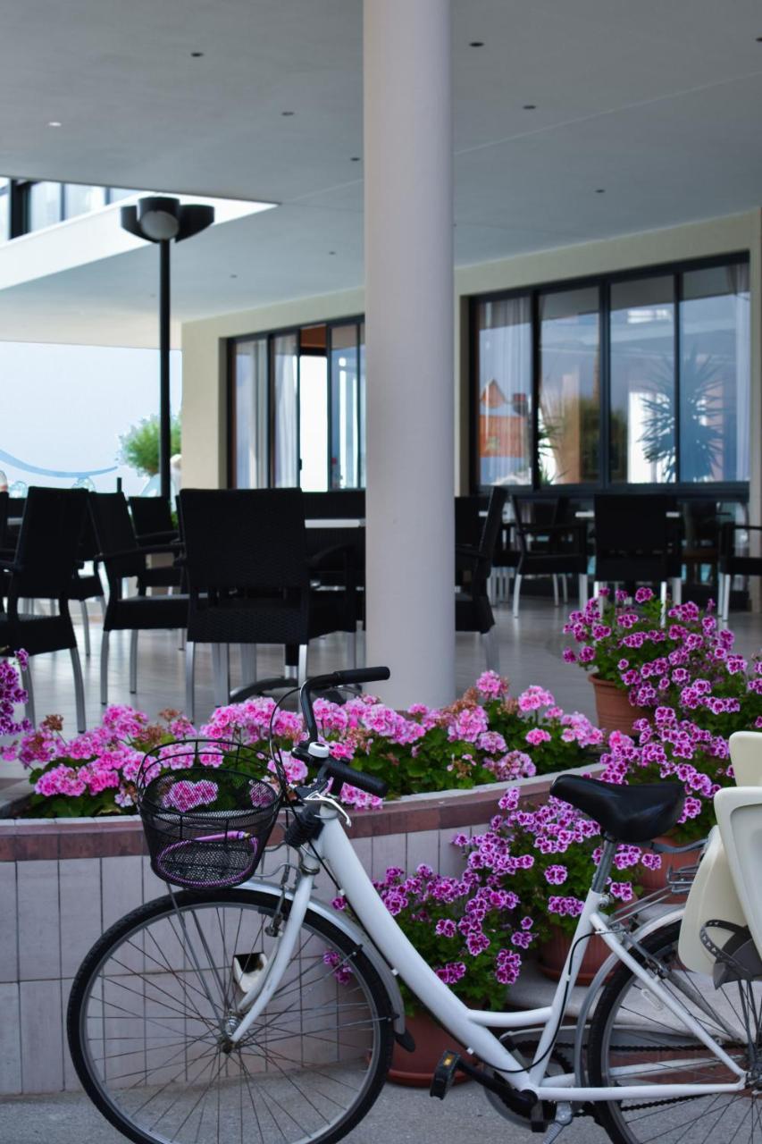 Hotel Universal Bellaria – Igea Marina Kültér fotó